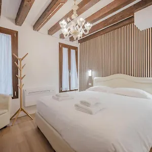 Rialto 707 Veneza