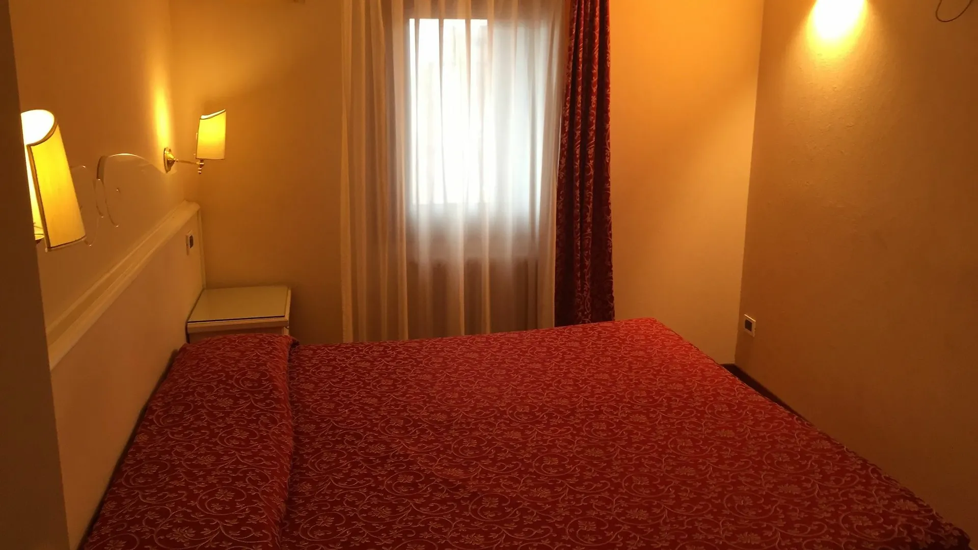 Venice Resorts 2*,